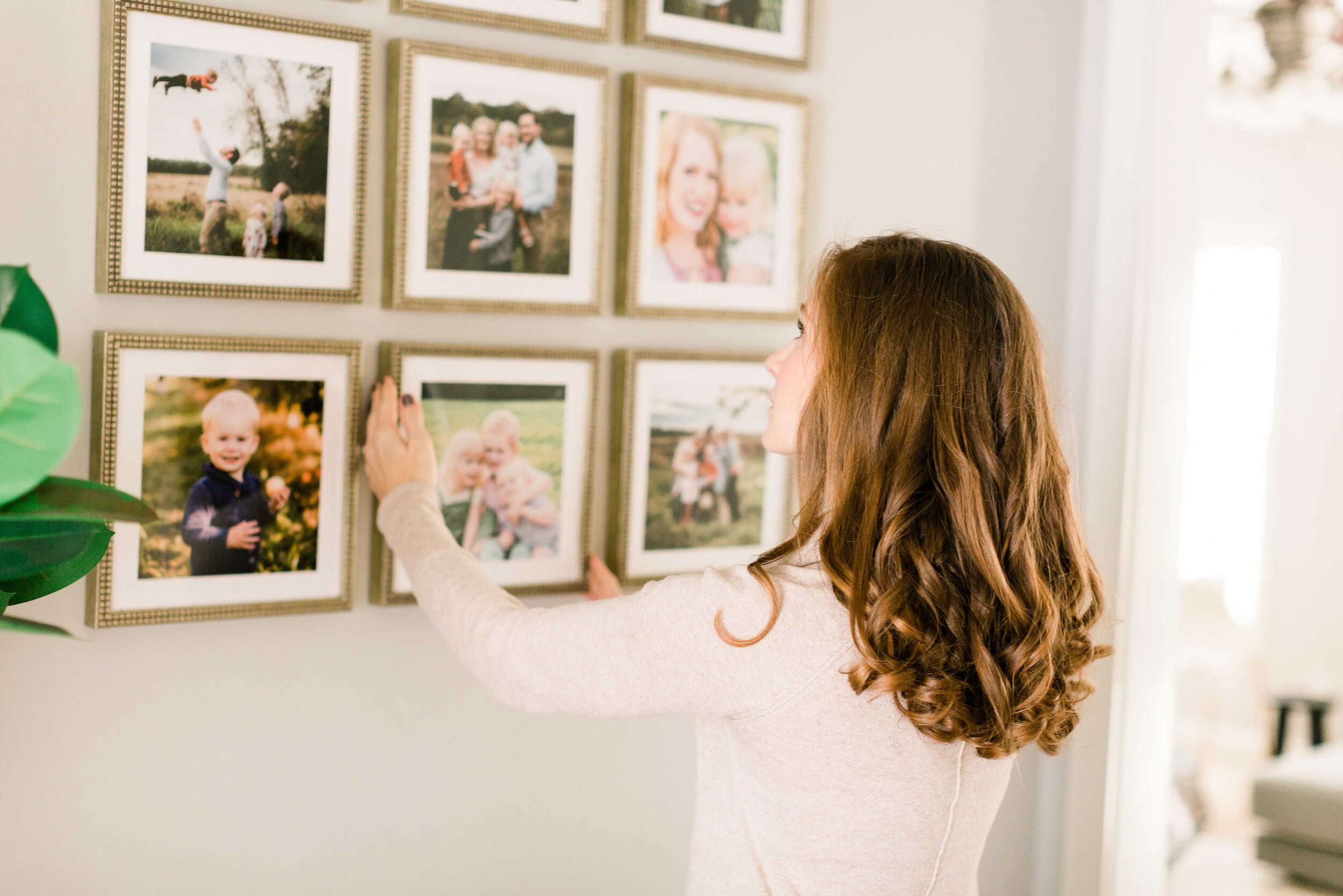 4 Stylish Ways to Hang Family Photos Kelly McPhail Photography