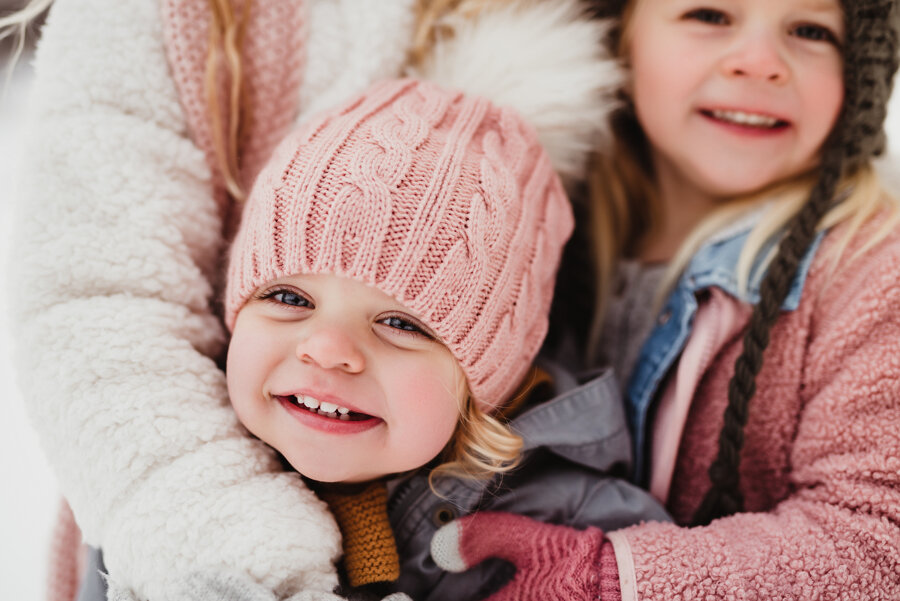 ideas for taking family photos in the cold and snow