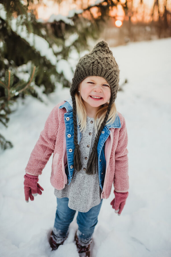 snowy children’s photo poses