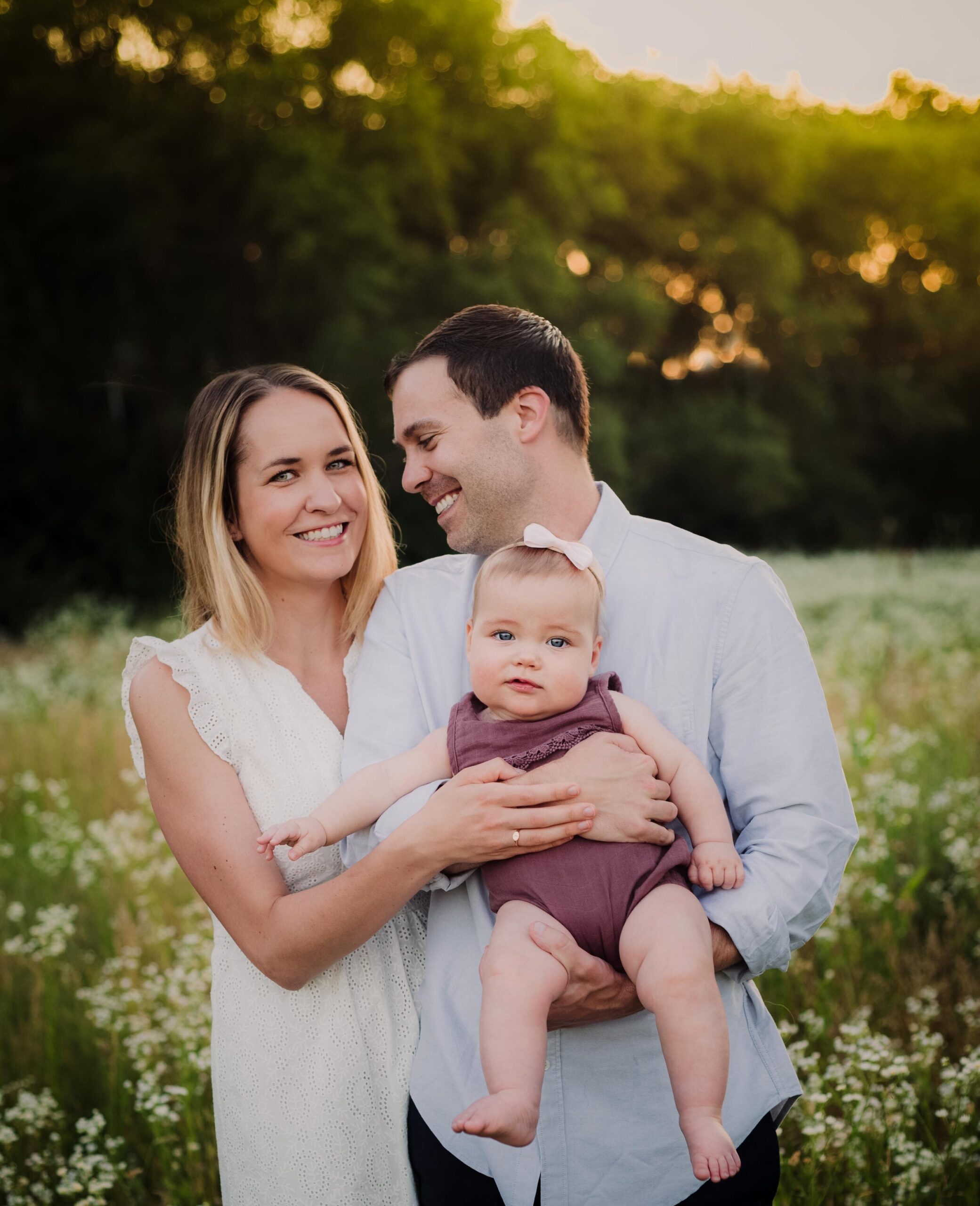 Spring & Summer 2021 Family Photos - What to Wear Outfit and Inspiration  Style Guide - Kelly McPhail Photography