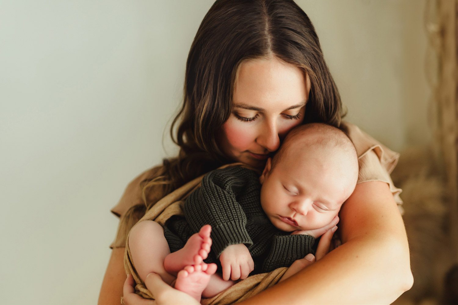 When is the Best Time to Schedule Newborn Photos? - Kelly McPhail Photography