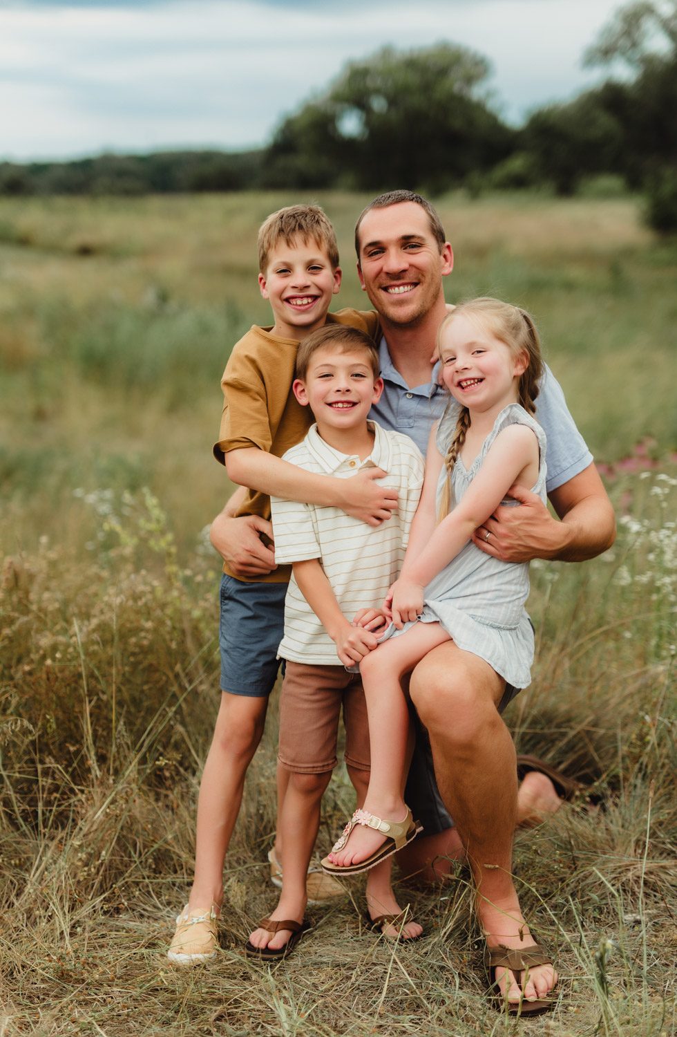 Color Theory: Styling Outfits for Family Photos - Kelly McPhail Photography