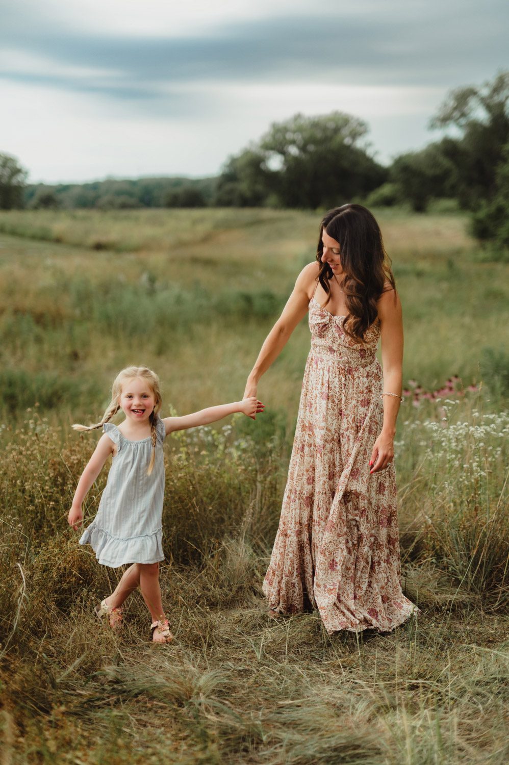 Color Theory: Styling Outfits for Family Photos - Kelly McPhail Photography