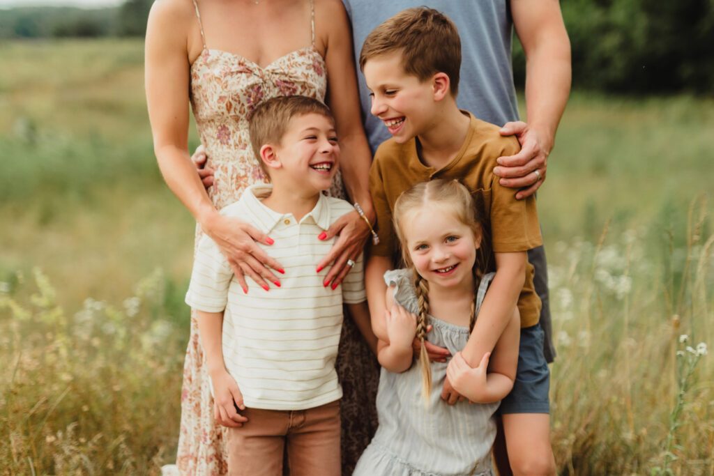 Color Theory: Styling Outfits for Family Photos - Kelly McPhail Photography