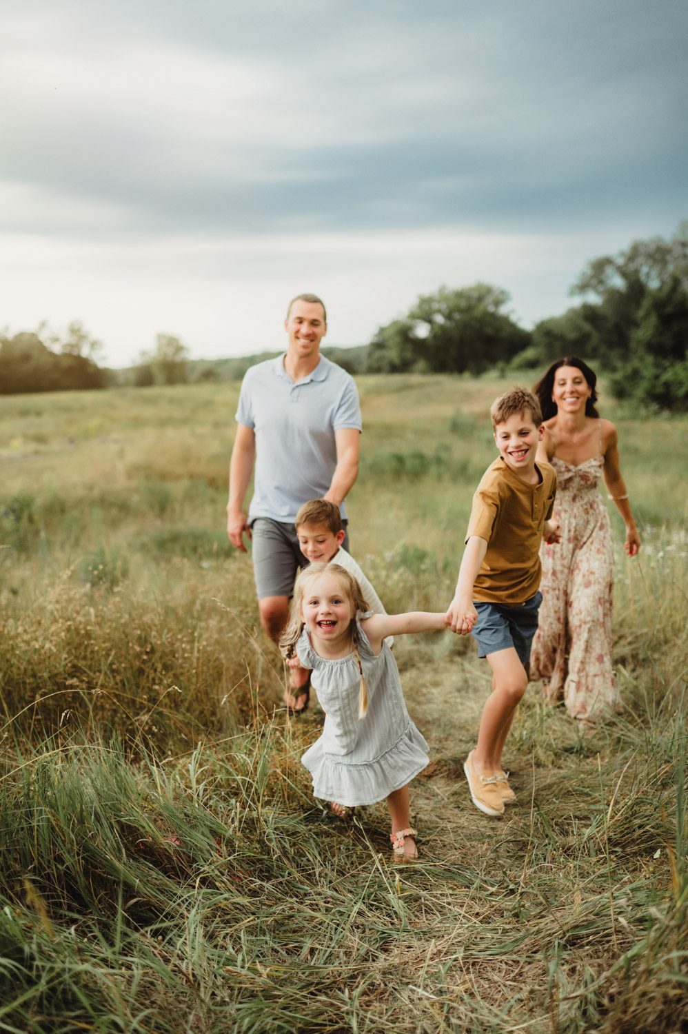 Color Theory: Styling Outfits for Family Photos - Kelly McPhail Photography