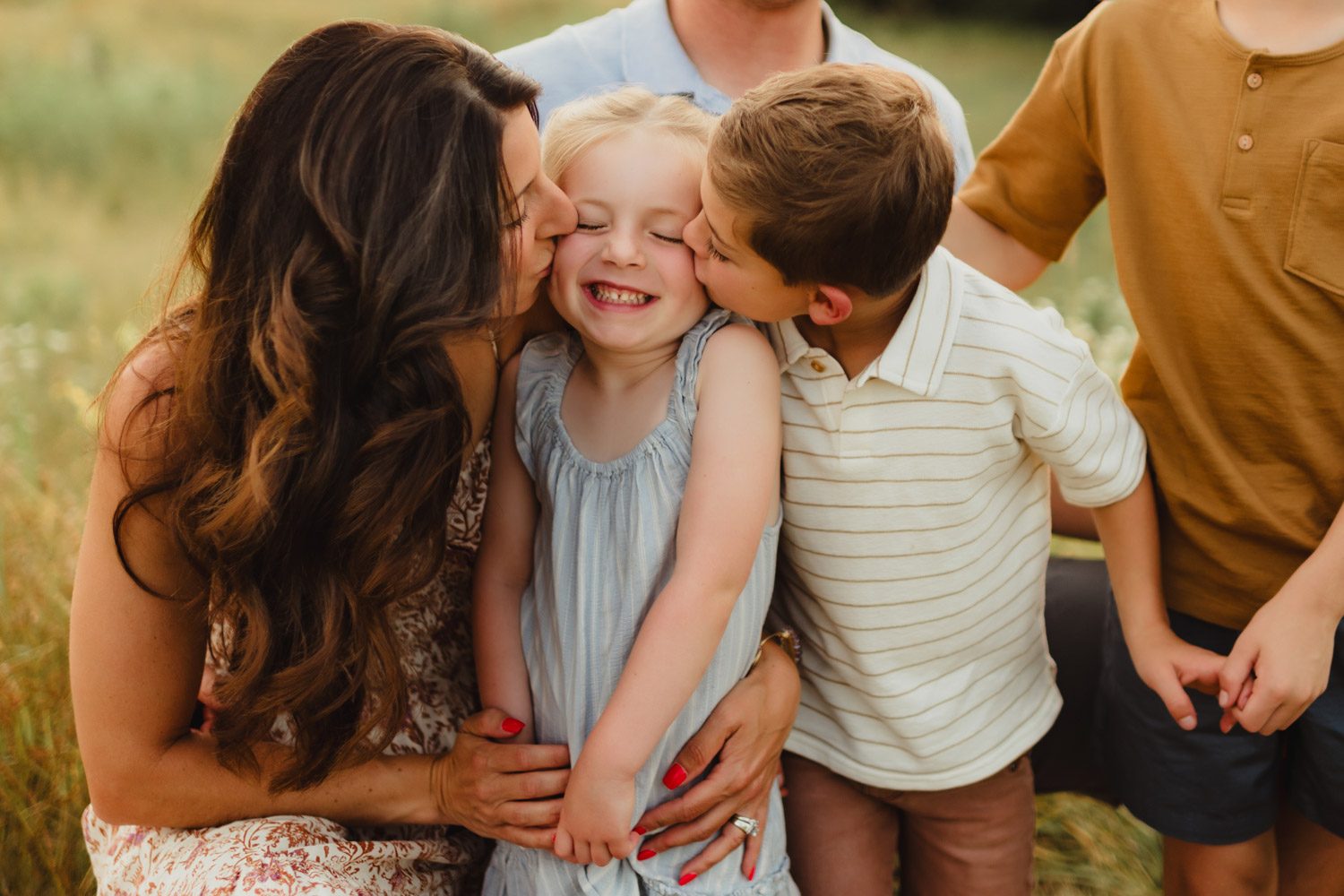 Color Theory: Styling Outfits for Family Photos - Kelly McPhail Photography