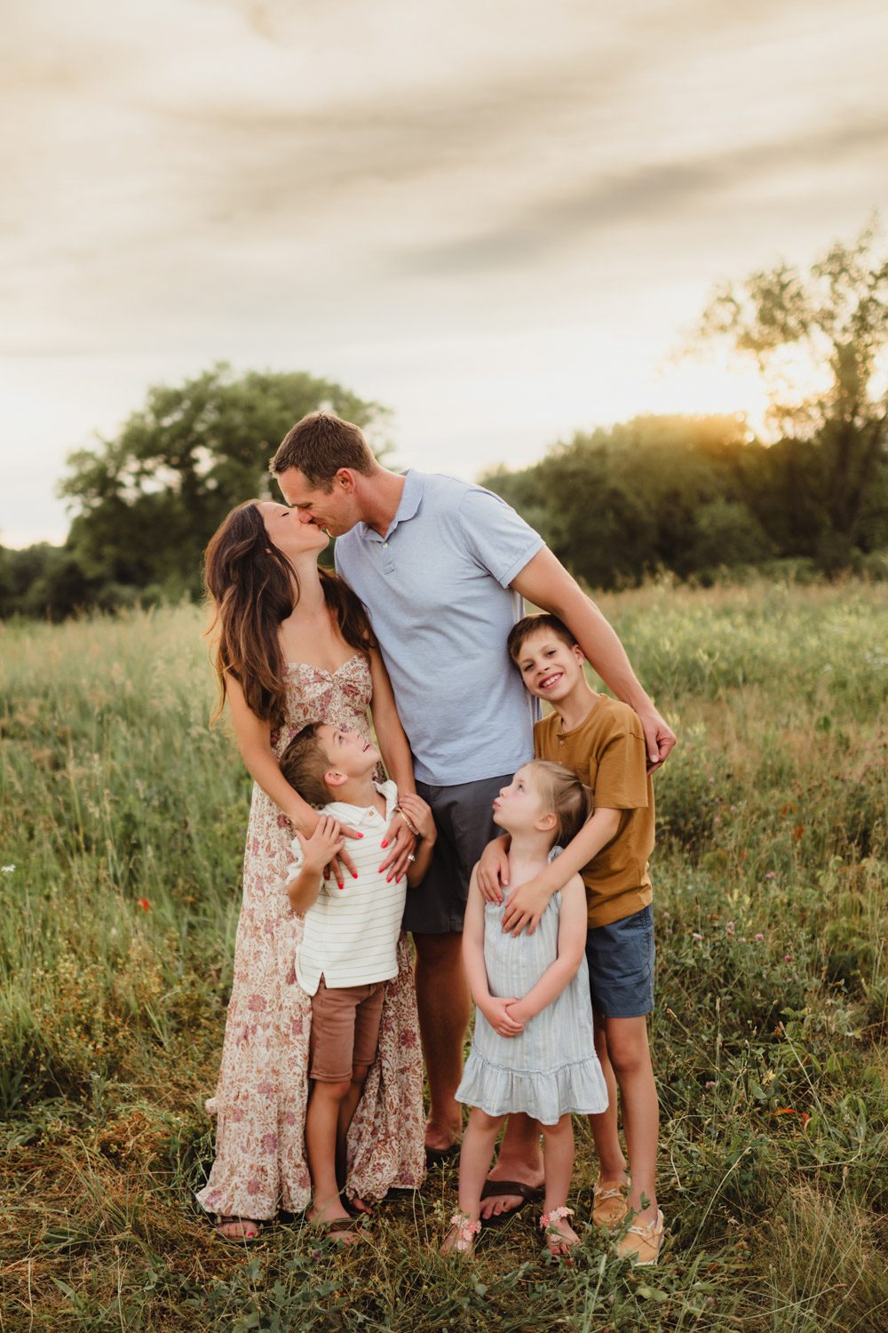 Color Theory: Styling Outfits for Family Photos - Kelly McPhail Photography