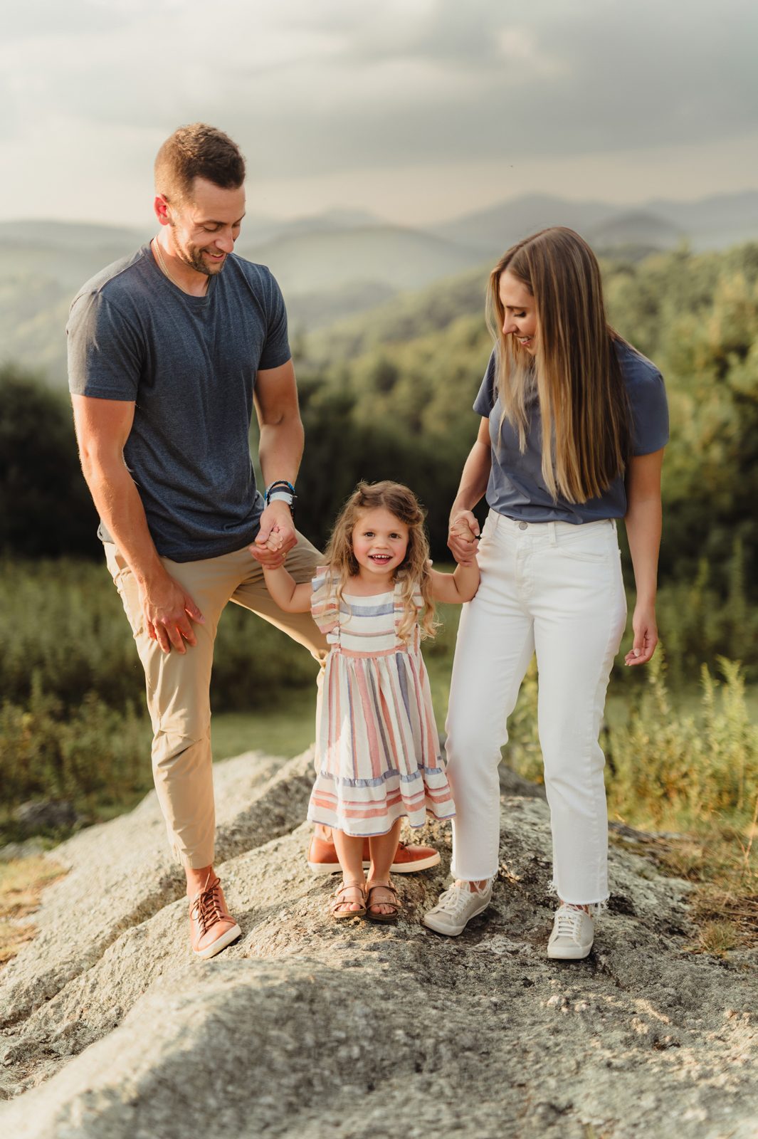 Capturing Generations: Extended Family Photos in Blowing Rock-extended family photos in Blowing Rock Capturing Generations: Extended Family Photos in Blowing Rock - Kelly McPhail Photography