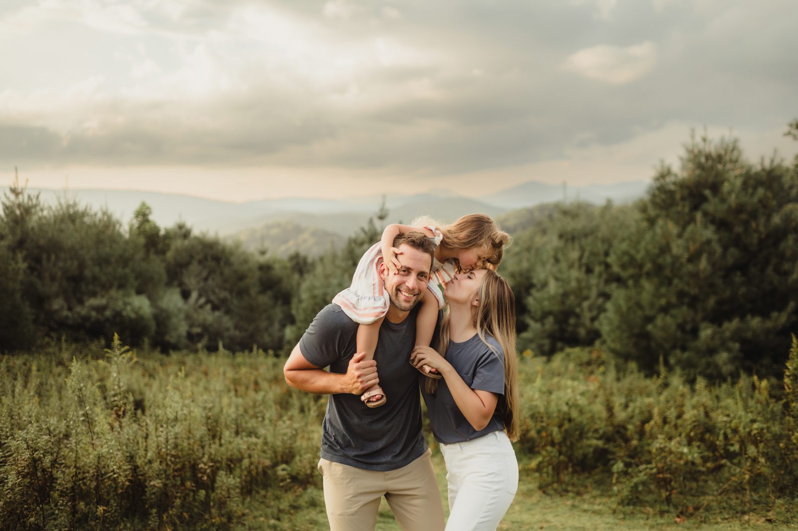 Capturing Generations: Extended Family Photos in Blowing Rock-extended family photos in Blowing Rock Capturing Generations: Extended Family Photos in Blowing Rock - Kelly McPhail Photography