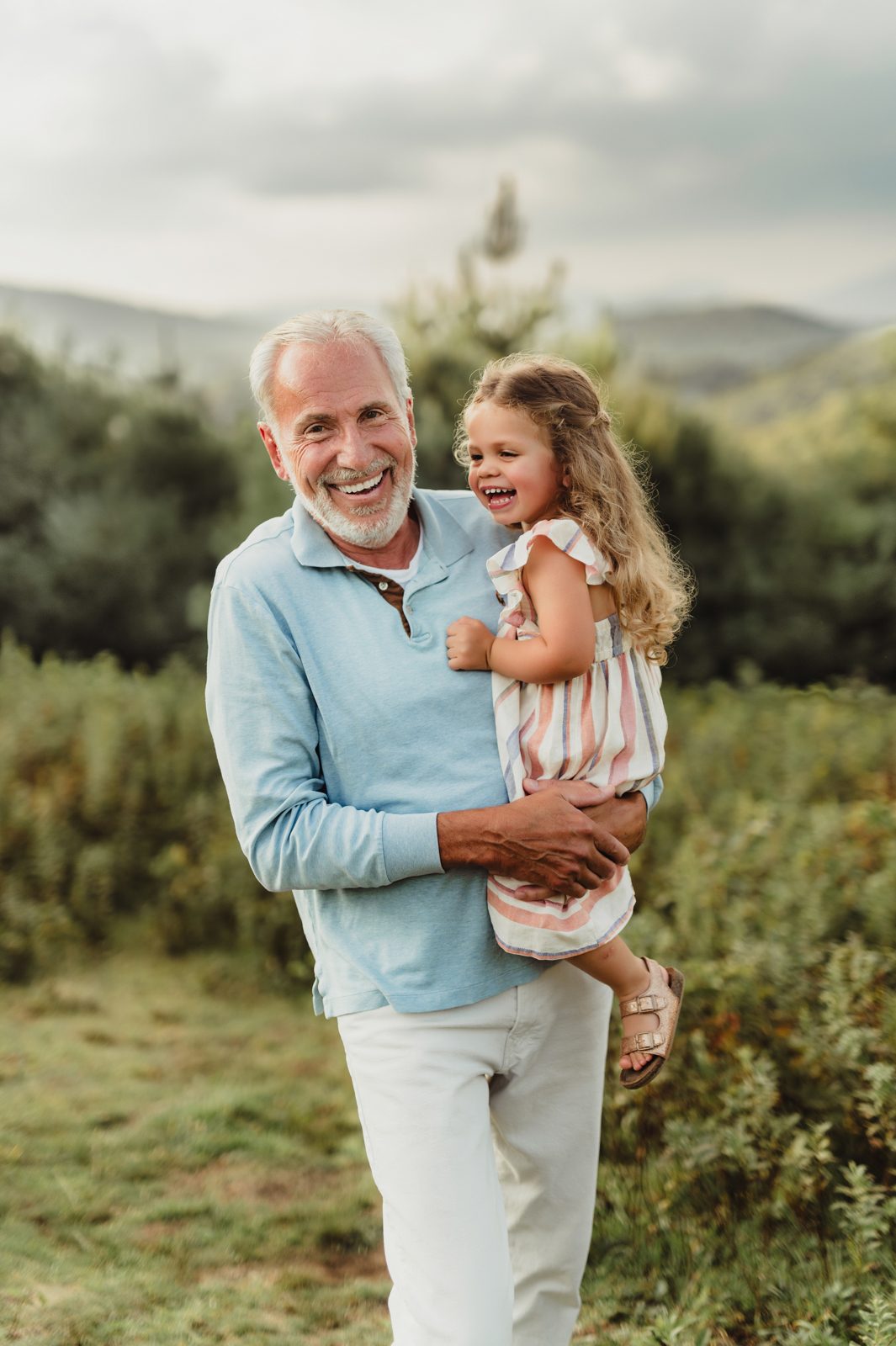 Capturing Generations: Extended Family Photos in Blowing Rock-extended family photos in Blowing Rock Capturing Generations: Extended Family Photos in Blowing Rock - Kelly McPhail Photography