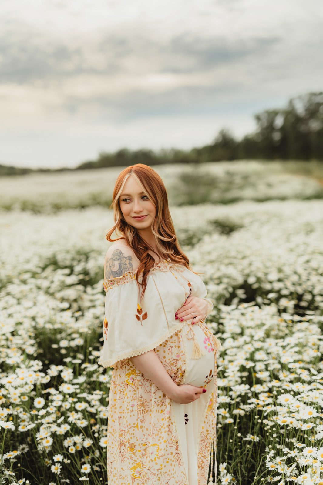 When to Take Maternity Photos (And Why It Matters!)-When to Take Maternity Photos When to Take Maternity Photos (And Why It Matters!) - Kelly McPhail Photography