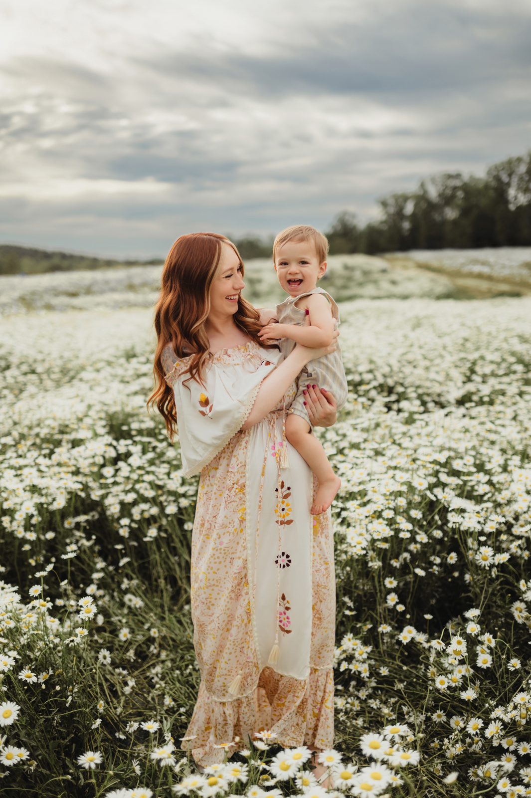 When to Take Maternity Photos (And Why It Matters!)-When to Take Maternity Photos When to Take Maternity Photos (And Why It Matters!) - Kelly McPhail Photography
