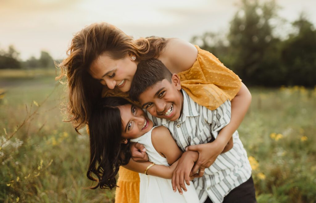 Family Photography Posing Tips: Why Workflow + Poses Work Best Together - Kelly McPhail Photography