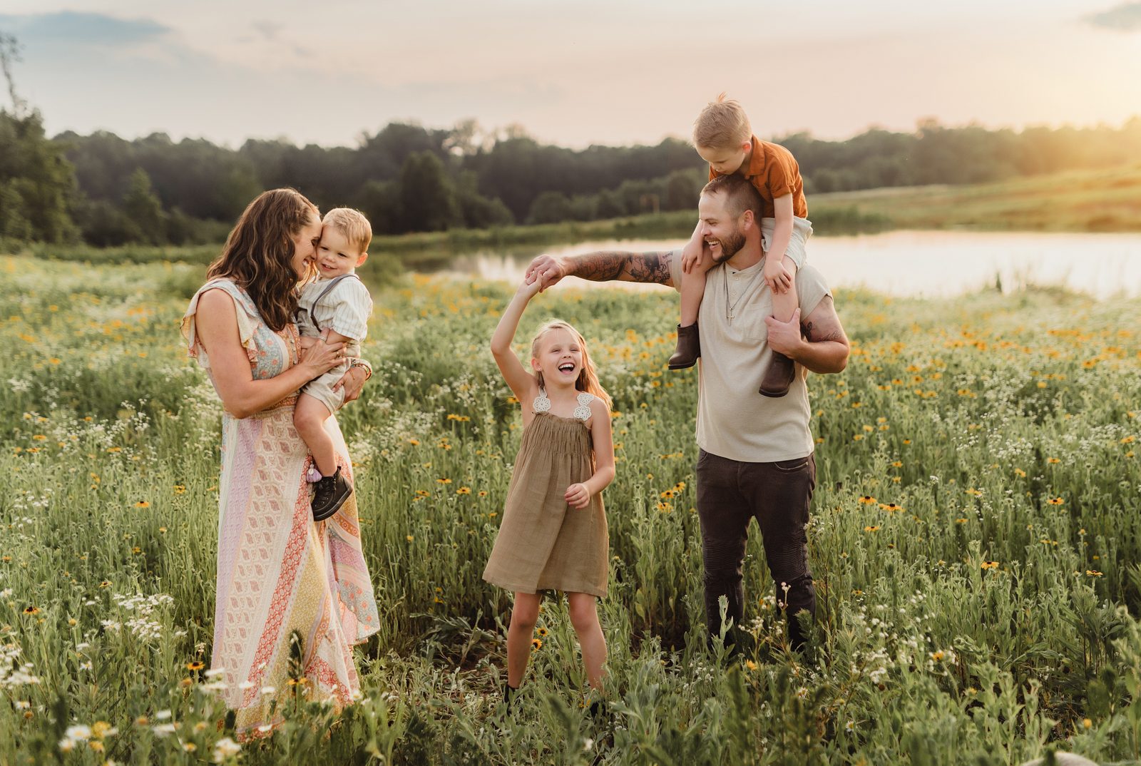 Family Photography Posing Tips: Why Workflow + Poses Work Best Together - Kelly McPhail Photography