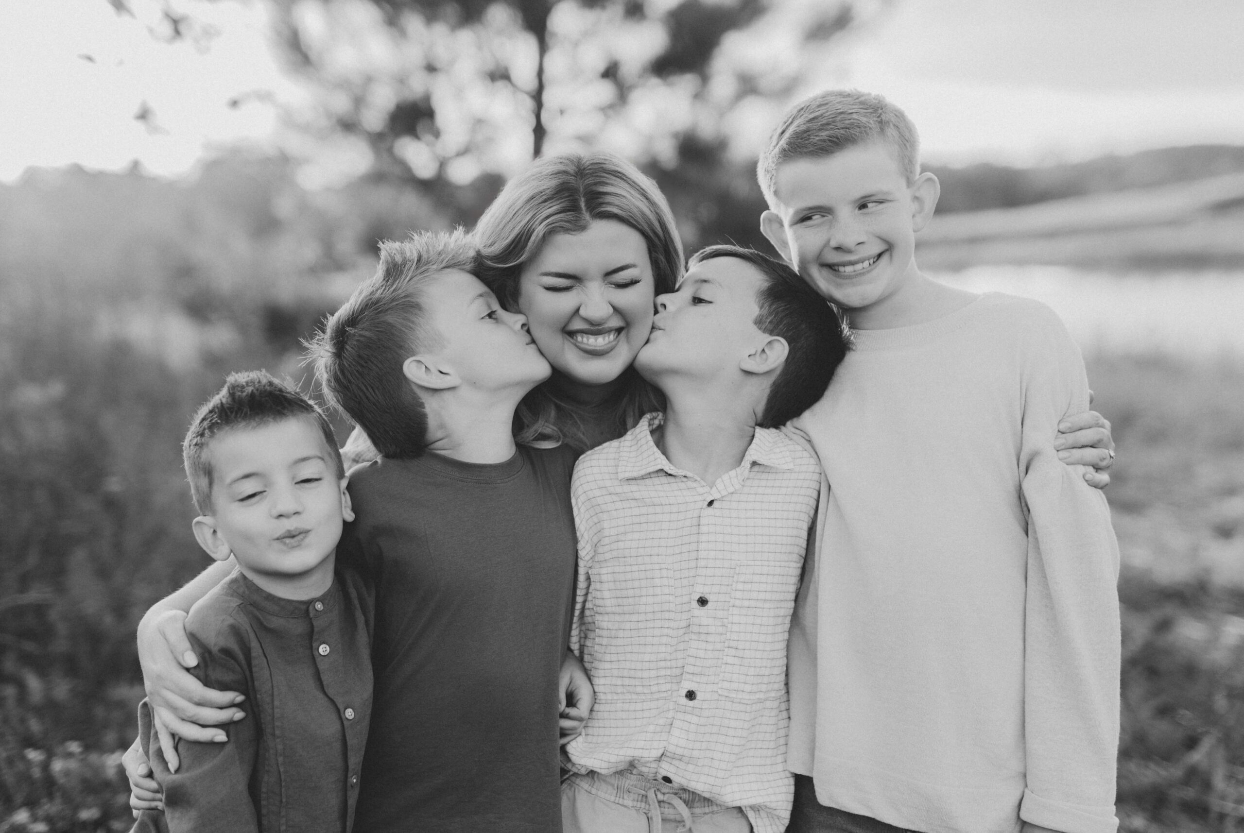 Why Neutral Fall Family Outfits Just Work (And Look Gorgeous on Your Walls) - Kelly McPhail Photography