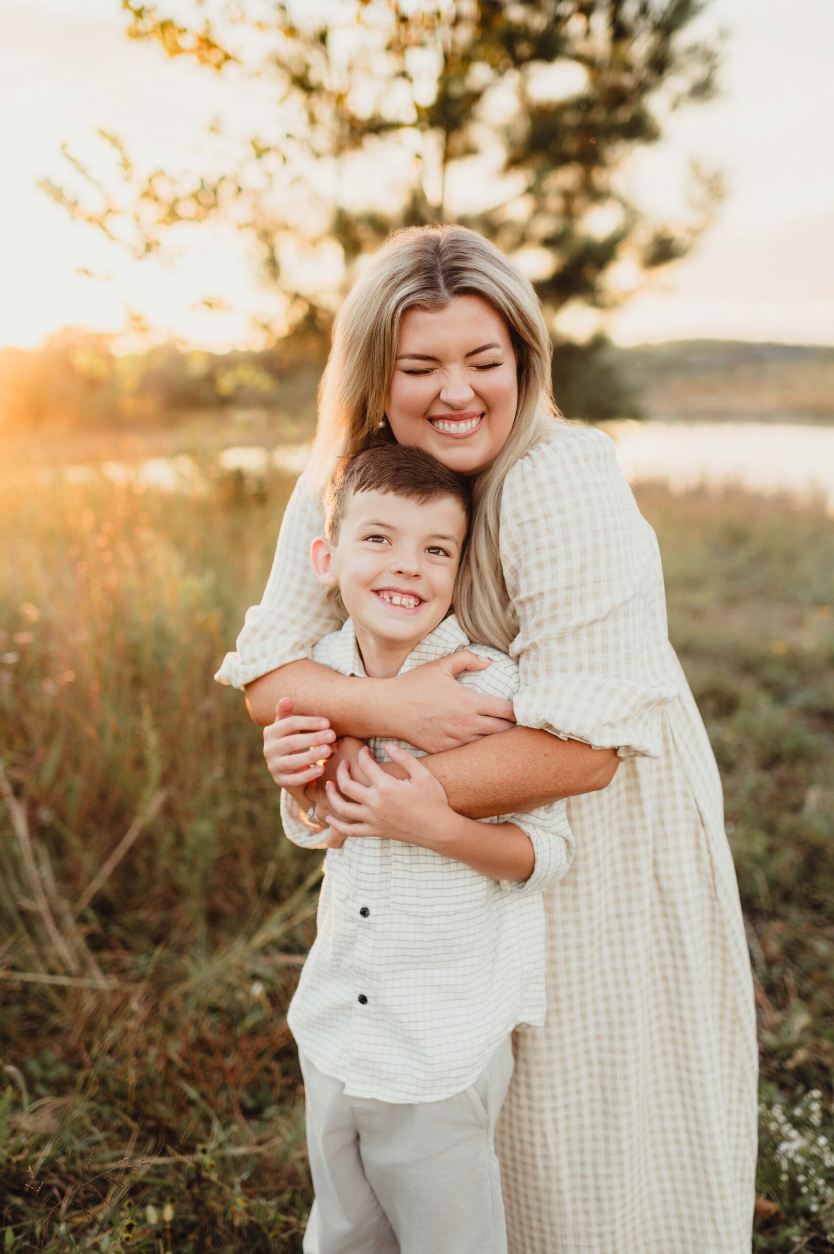 Why Neutral Fall Family Outfits Just Work (And Look Gorgeous on Your Walls) - Kelly McPhail Photography